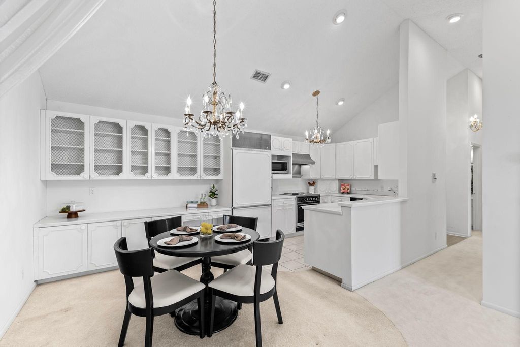 7200 Cahill Road 308, Edina, MN 55439