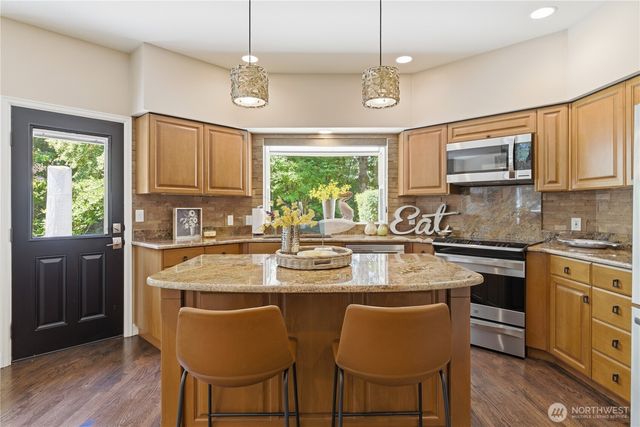 832 Jewil Drive, Fox Island, WA 98333