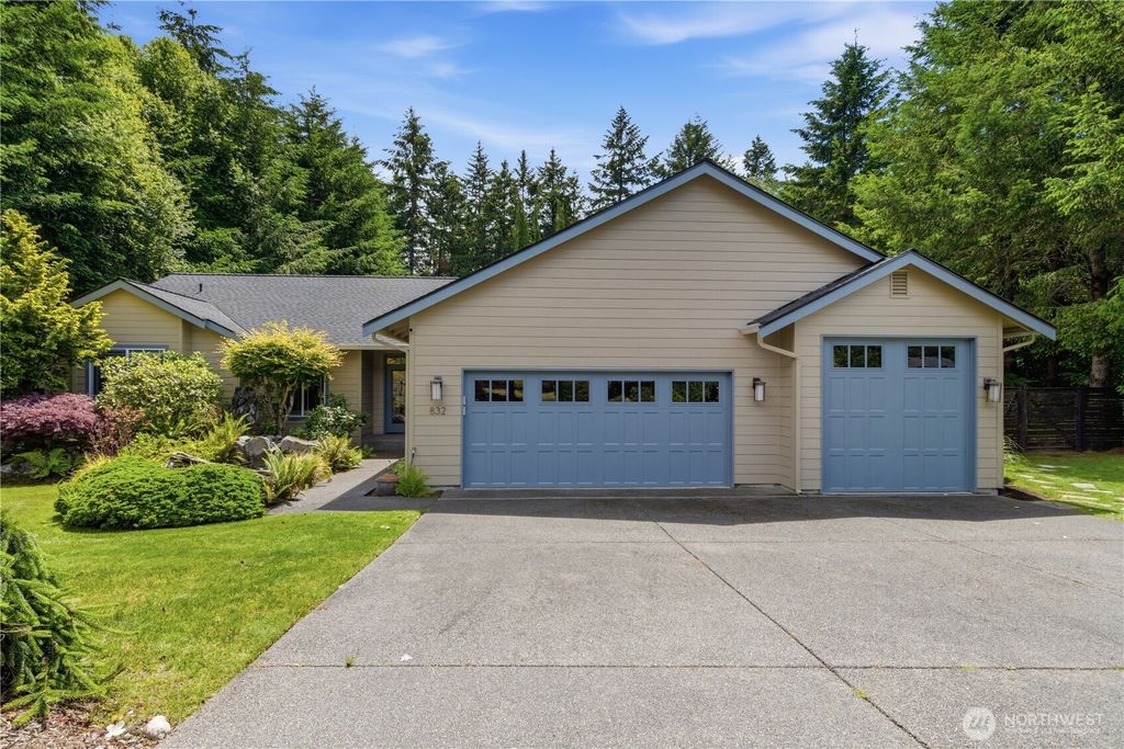 832 Jewil Drive, Fox Island, WA 98333