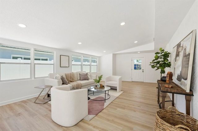 4675 26TH AVENUE N, St Petersburg, FL 33713