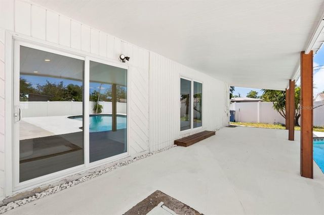 4675 26TH AVENUE N, St Petersburg, FL 33713