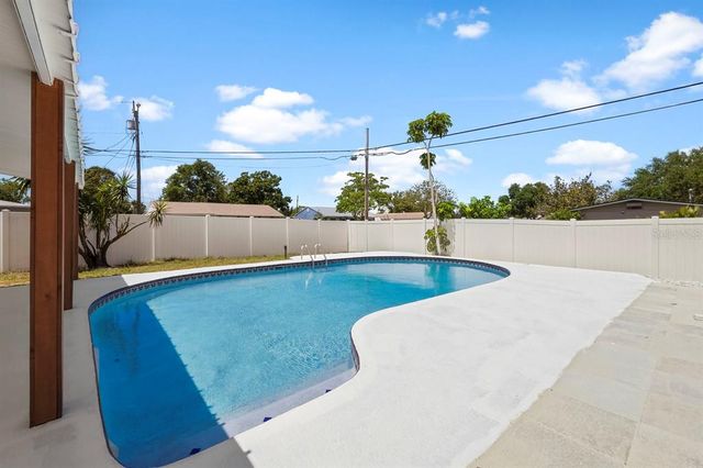 4675 26TH AVENUE N, St Petersburg, FL 33713