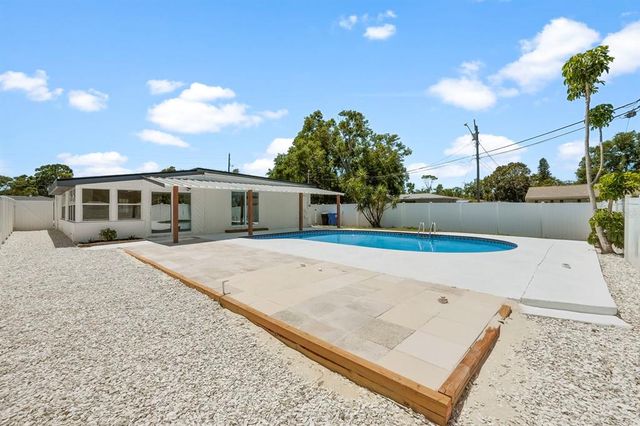 4675 26TH AVENUE N, St Petersburg, FL 33713