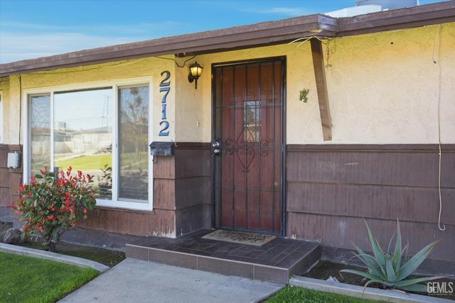 2712 Hollins Street, Bakersfield, CA 93305