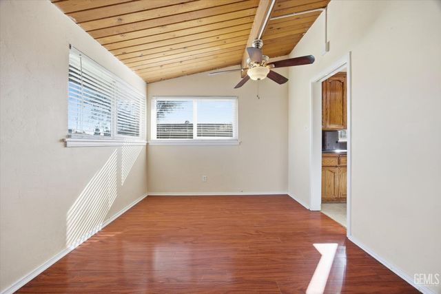 2712 Hollins Street, Bakersfield, CA 93305