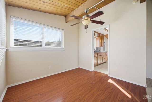 2712 Hollins Street, Bakersfield, CA 93305