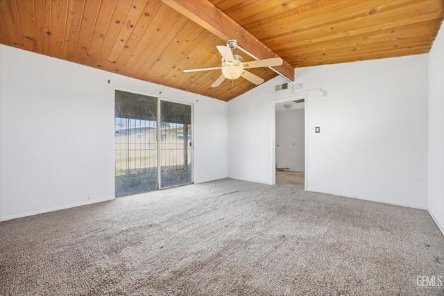 2712 Hollins Street, Bakersfield, CA 93305