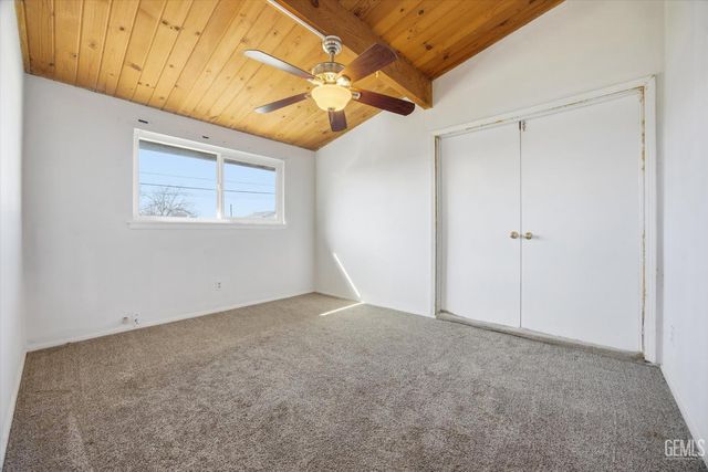 2712 Hollins Street, Bakersfield, CA 93305