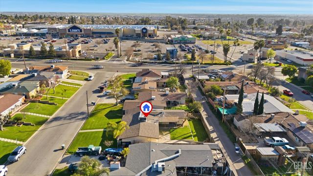 2712 Hollins Street, Bakersfield, CA 93305