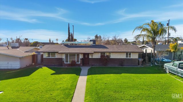 2712 Hollins Street, Bakersfield, CA 93305