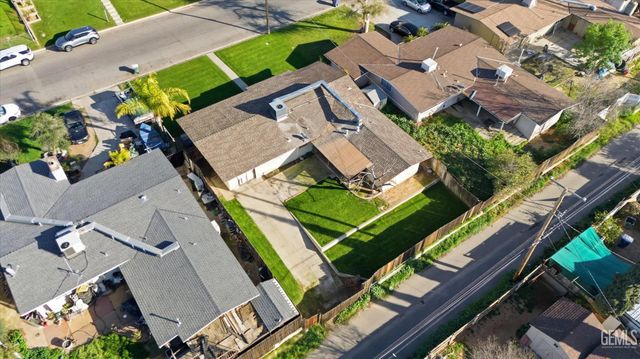 2712 Hollins Street, Bakersfield, CA 93305