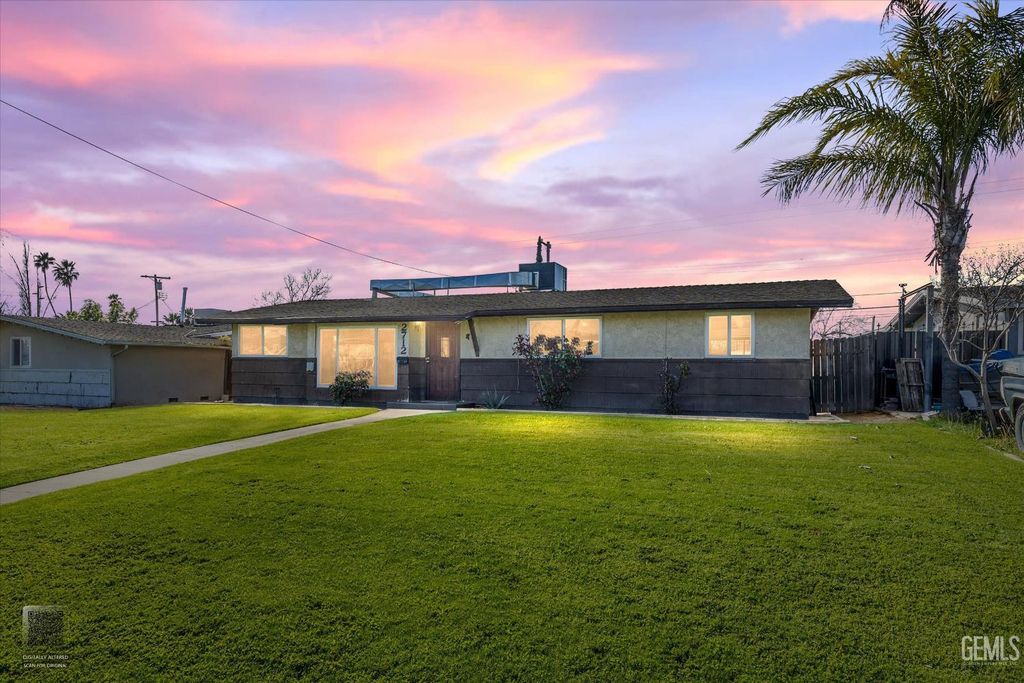 2712 Hollins Street, Bakersfield, CA 93305