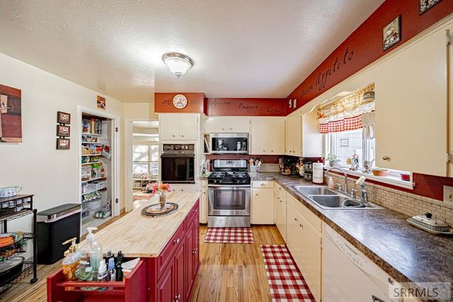 160 Curtis Avenue, Blackfoot, ID 83221