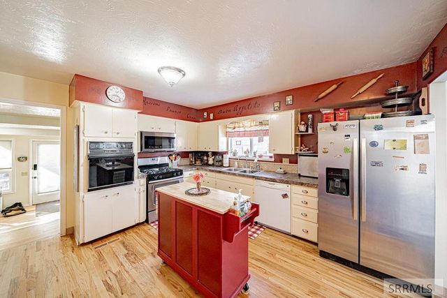 160 Curtis Avenue, Blackfoot, ID 83221