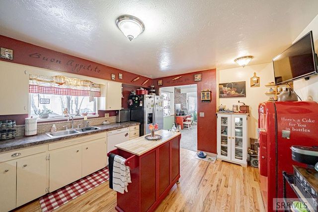 160 Curtis Avenue, Blackfoot, ID 83221