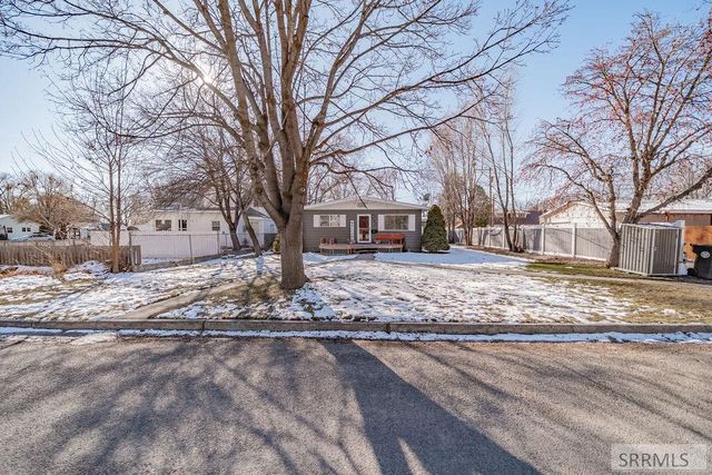 160 Curtis Avenue, Blackfoot, ID 83221