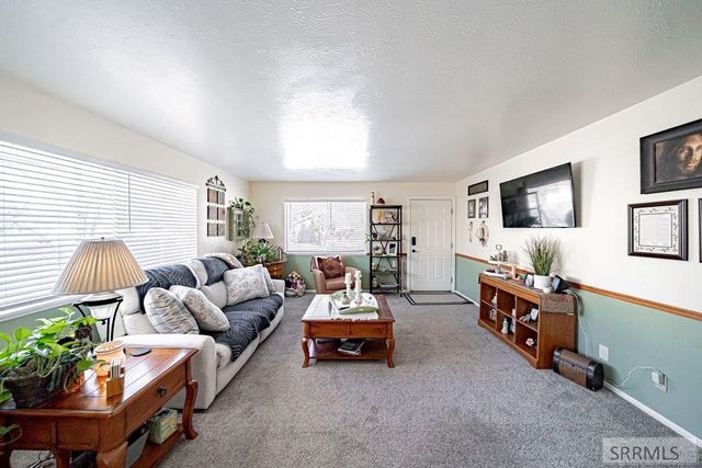 160 Curtis Avenue, Blackfoot, ID 83221