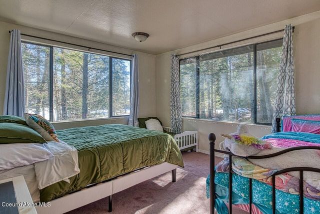 2298 Selkirk RD, Sandpoint, ID 83864