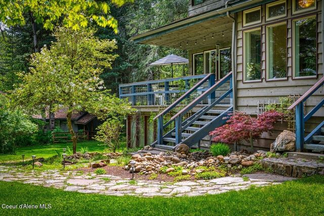 2298 Selkirk RD, Sandpoint, ID 83864