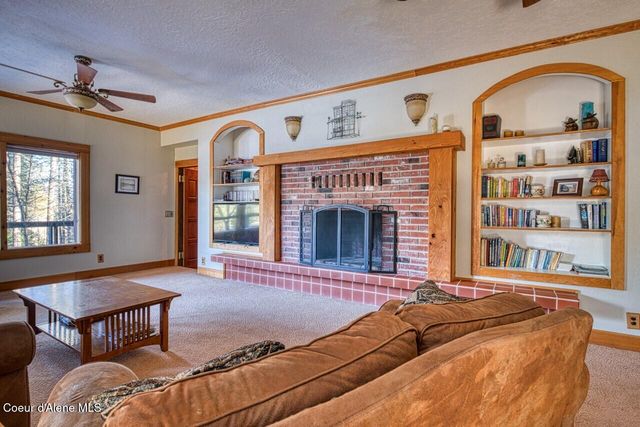 2298 Selkirk RD, Sandpoint, ID 83864