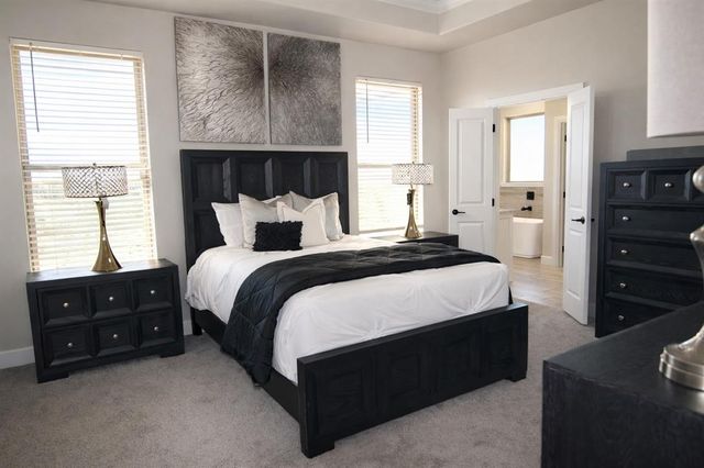 701 S Cimarron Road, Yukon, OK 73099