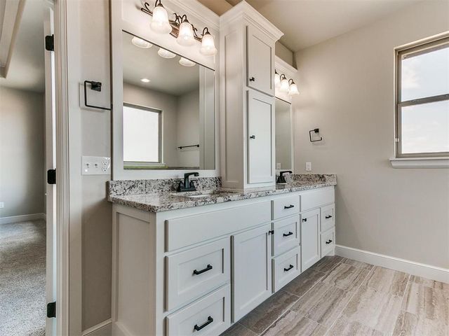 701 S Cimarron Road, Yukon, OK 73099