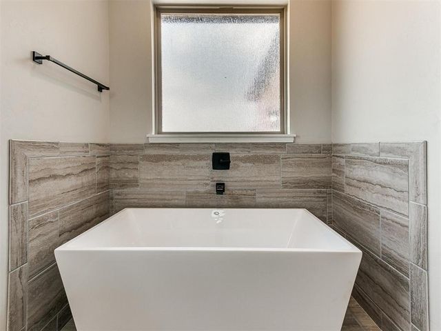 701 S Cimarron Road, Yukon, OK 73099