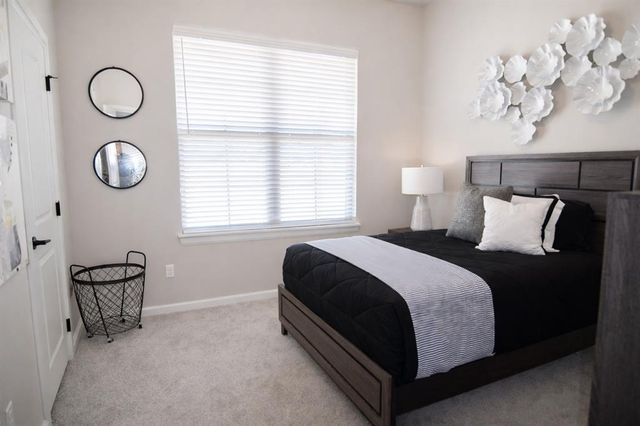 701 S Cimarron Road, Yukon, OK 73099