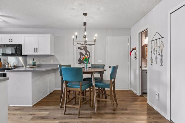 7680 13th Street N, Oakdale, MN 55128