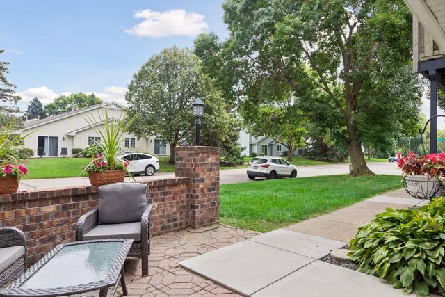 7680 13th Street N, Oakdale, MN 55128