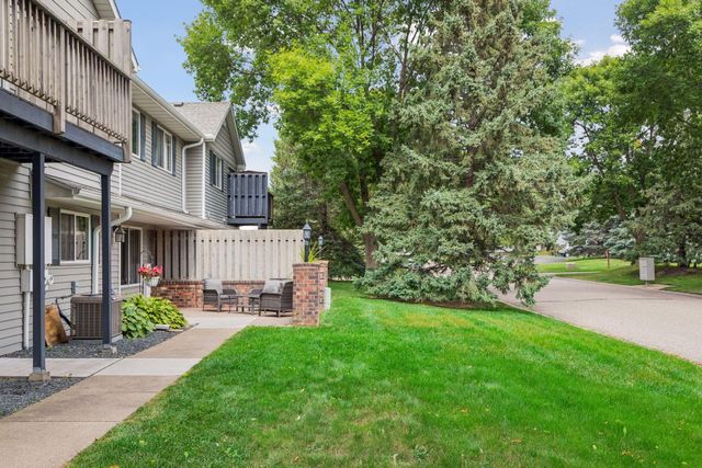 7680 13th Street N, Oakdale, MN 55128
