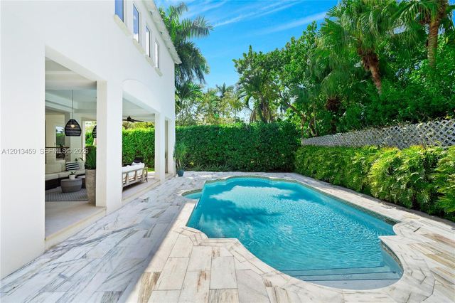 1281 S Venetian Way, Miami, FL 33139