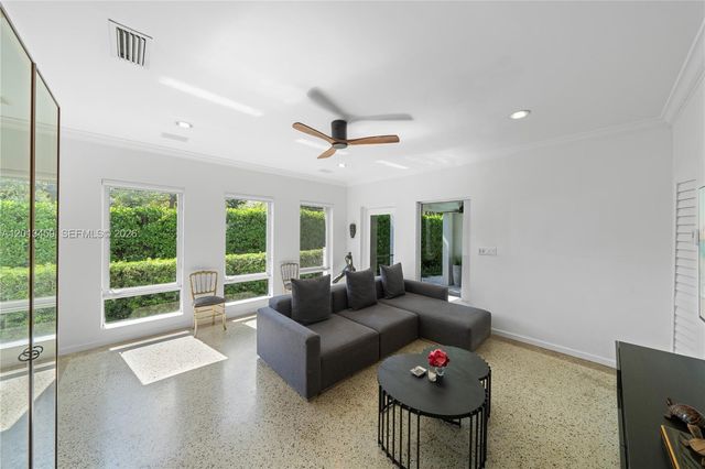 1281 S Venetian Way, Miami, FL 33139