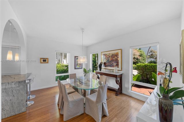 1281 S Venetian Way, Miami, FL 33139
