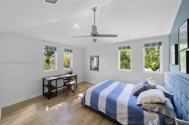 1281 S Venetian Way, Miami, FL 33139