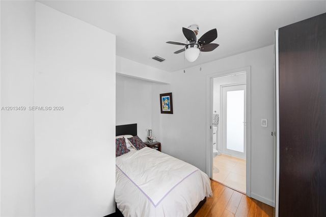 1281 S Venetian Way, Miami, FL 33139