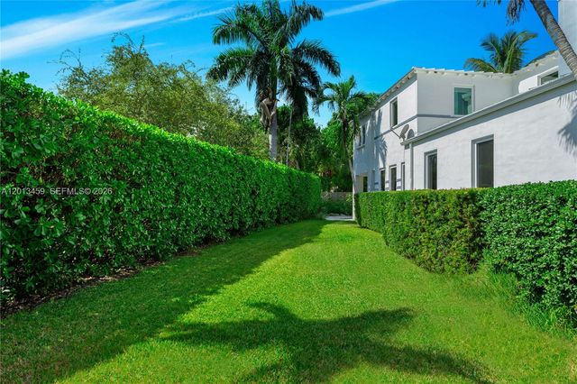 1281 S Venetian Way, Miami, FL 33139