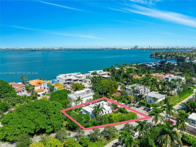 1281 S Venetian Way, Miami, FL 33139