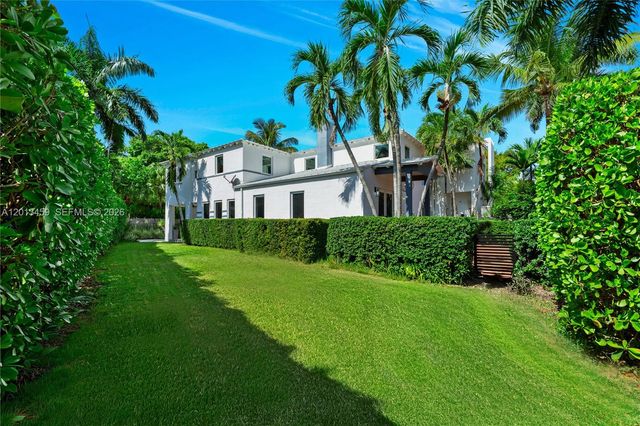 1281 S Venetian Way, Miami, FL 33139
