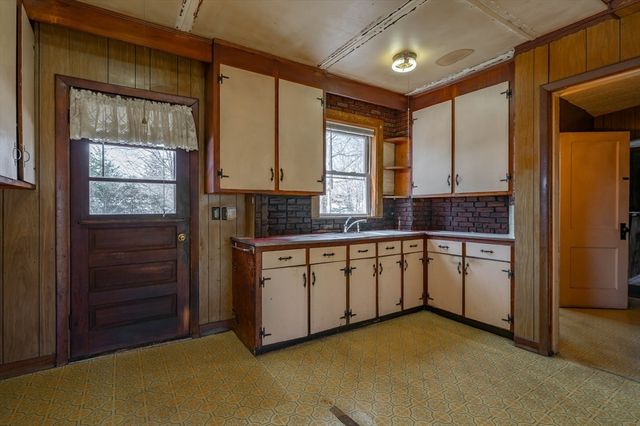 34 Summer St, Saugus, MA 01906