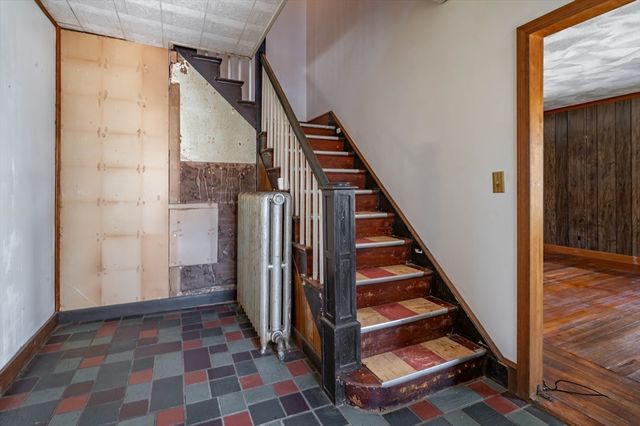 34 Summer St, Saugus, MA 01906