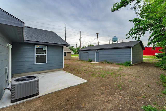 703 N Washington St, El Dorado, KS 67042