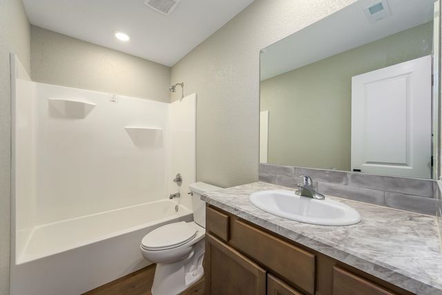 703 N Washington St, El Dorado, KS 67042