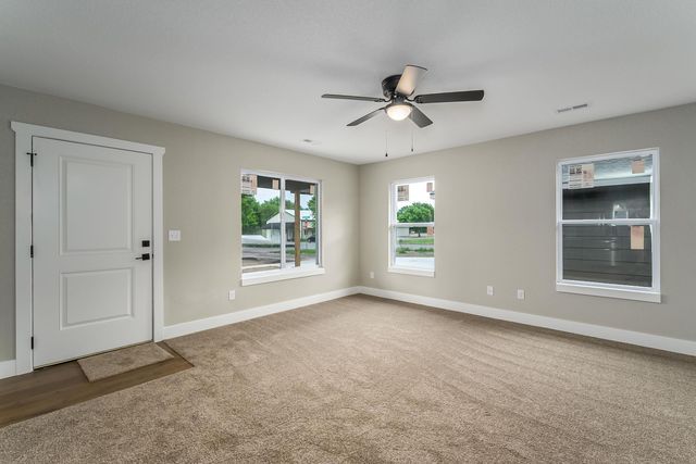 703 N Washington St, El Dorado, KS 67042