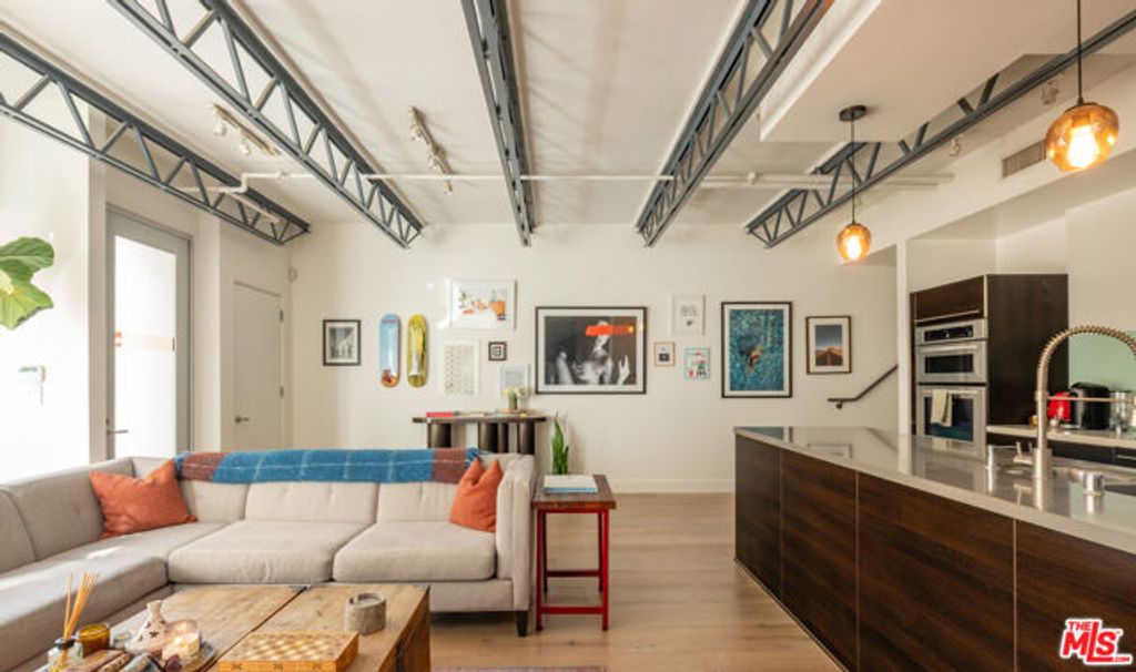 1250 N Harper Avenue 411, Los Angeles, CA 90046