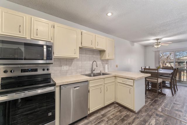 11911 71st Avenue N, Maple Grove, MN 55369