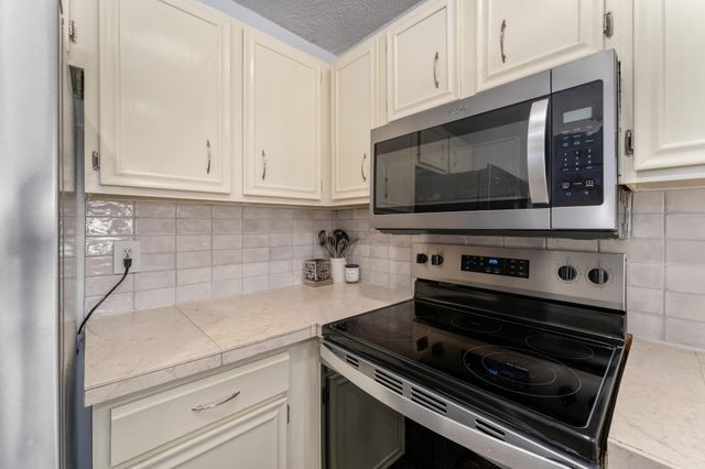 11911 71st Avenue N, Maple Grove, MN 55369