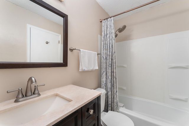 11911 71st Avenue N, Maple Grove, MN 55369