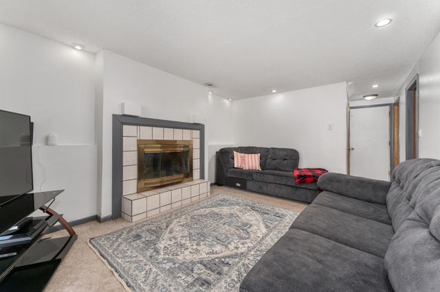 11911 71st Avenue N, Maple Grove, MN 55369