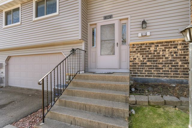 11911 71st Avenue N, Maple Grove, MN 55369